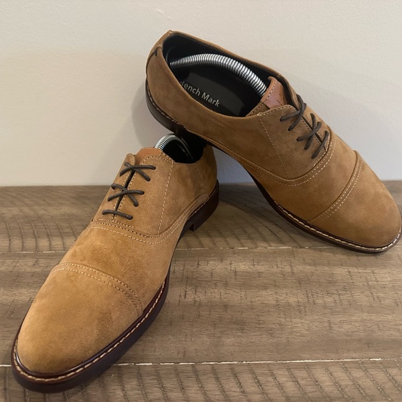 Men’s Camel colored suede derby shoes - Picture 3 of 3